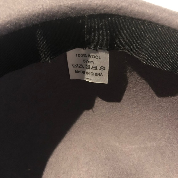 NWOT Grey Wool Hat - Picture 2 of 2